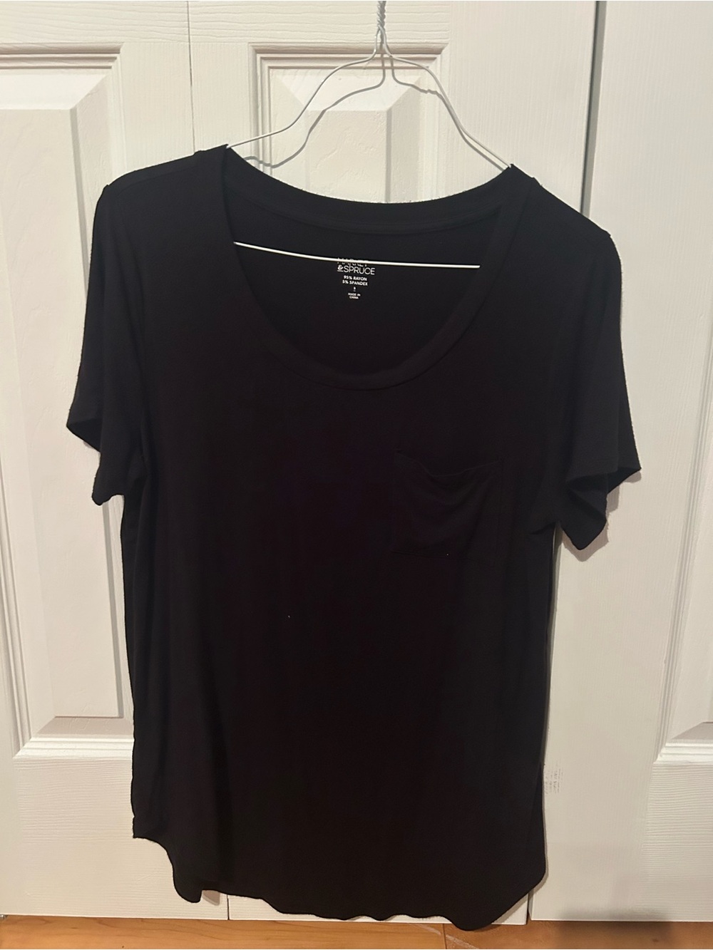 Black Scoop Neck Pocket Tee - Classic Everyday Short Sleeve